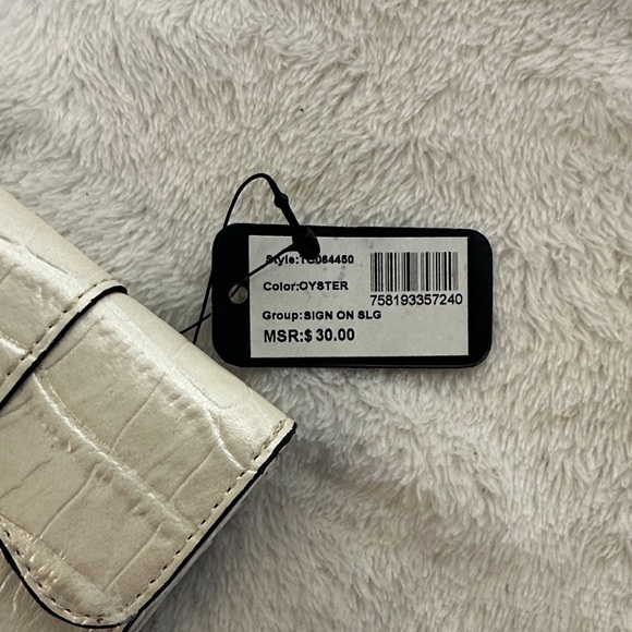 Guess Ivory Croc-Embossed Wallet - Picture 3 of 10